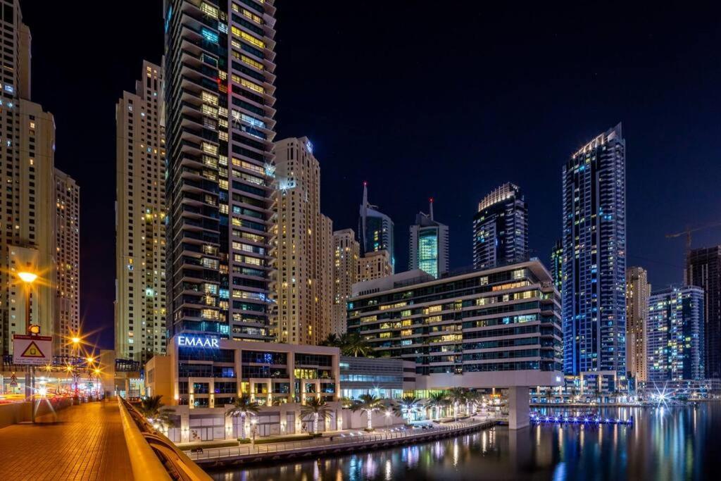 Frank Porter - Marina Quays Dubái Exterior foto